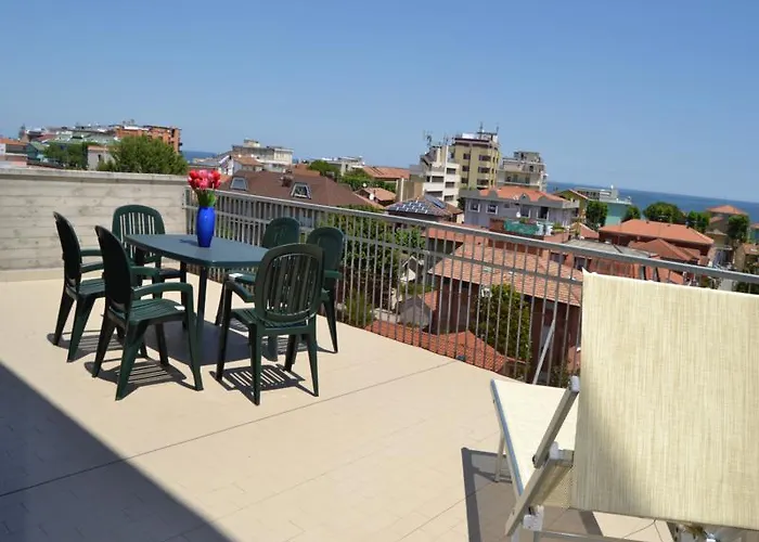 Residenza Paradiso * بيلاريا-إيجيا مارينا